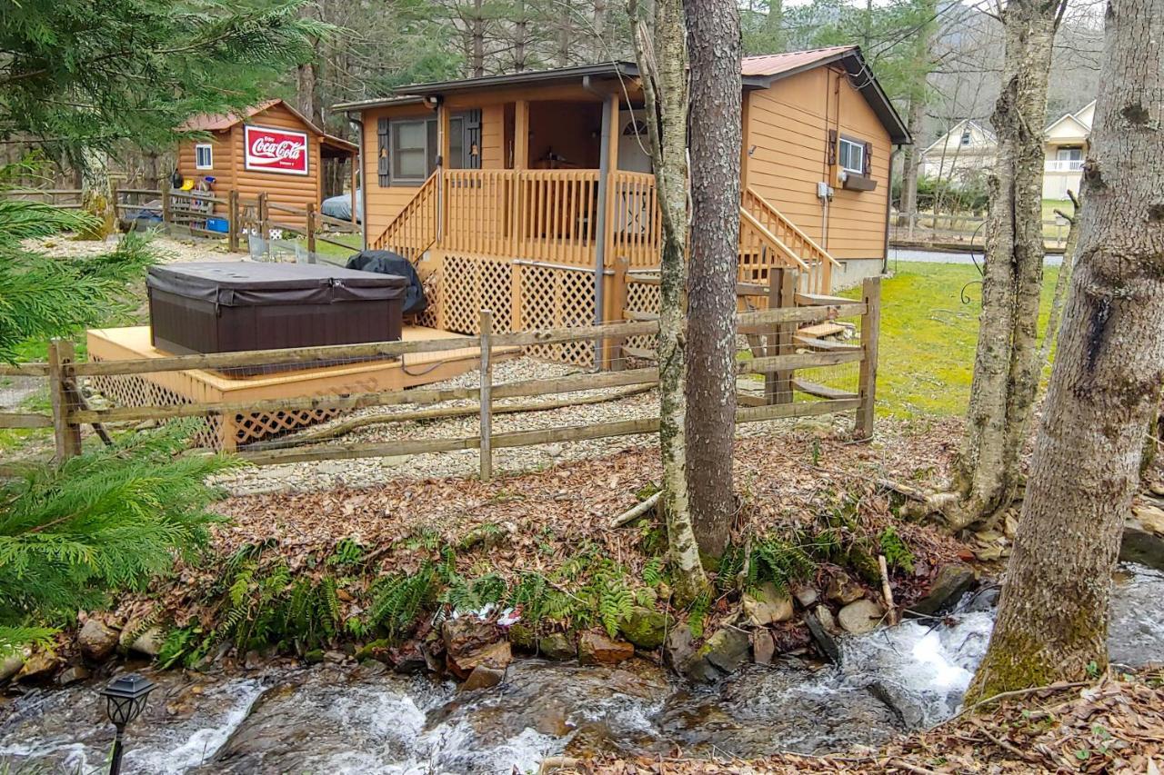 Vintage Creekside Cottage With Hot Tub And Grill! Maggie Valley Εξωτερικό φωτογραφία
